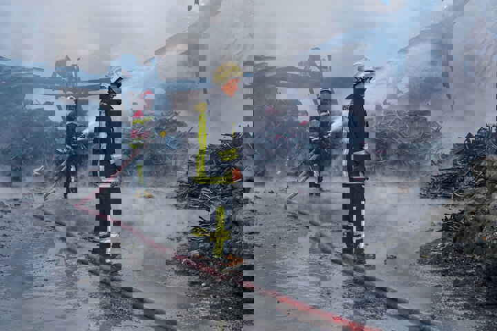 آتش‌سوزی گسترده انبار ضایعات در مشهد مهار شد