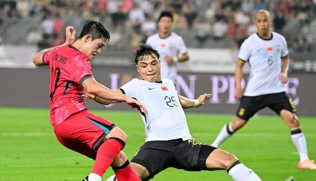 کابوس بزرگ فوتبال چین؛ باید با ربات‌ها بازی کنیم!