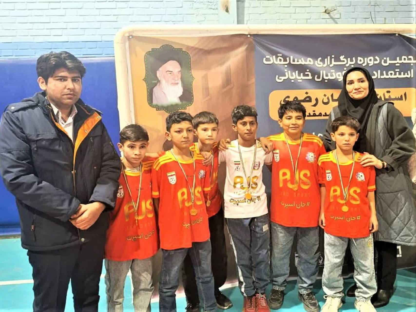 قهرمانی نوجوانان زاوه در مسابقات فوتبال خیابانی