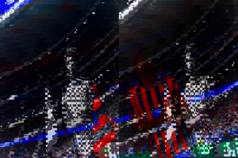 گاف بزرگ فلامینگو؛ بازیکن سمیئونه را دزدیدند!