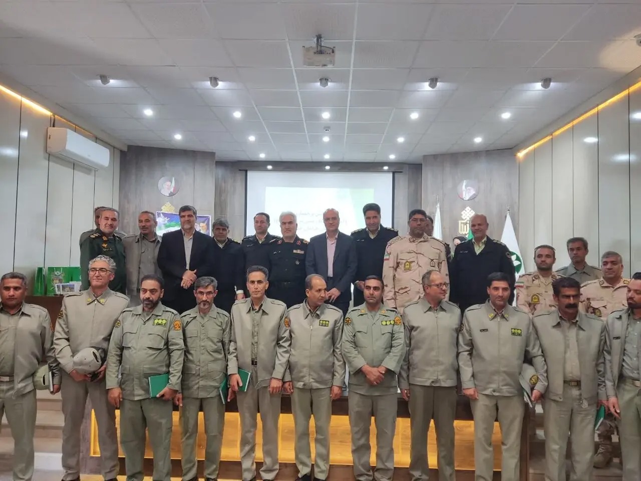 همایش پرچمداری محیط زیست ویژه نیروهای مسلح خراسان جنوبی