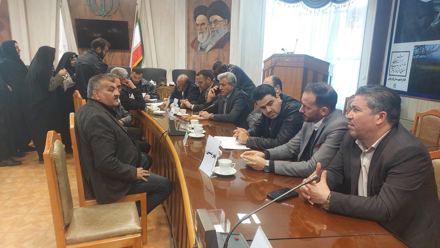 میز خدمت به یاد شهیدسلیمانی در فریمان