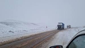 بارش برف و وقوع کولاک در جاده‌ های خراسان رضوی