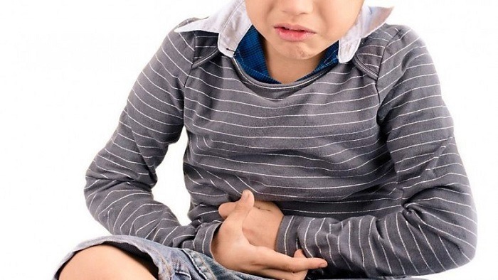 یبوست در کودکان؛ علائم، علت‌ها و راه‌های درمان