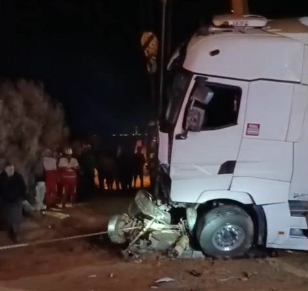 یک جانباخته بر اثر برخورد پژو ۴۰۵ و تریلی در محور خواف _ قائن