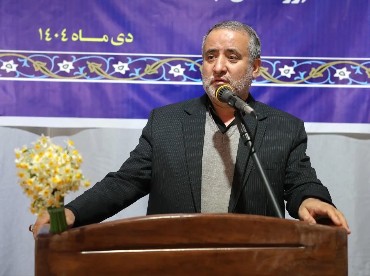 صداقت، وفاداری و امانت‌داری، راهنمای خدمت به مردم است