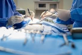 انجام موفقیت آمیز عمل جراحی پیچیده ارتوپدی در کاشمر