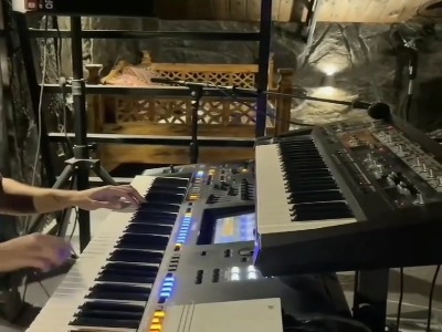 یک آهنگ خاطره انگیز با کیبورد