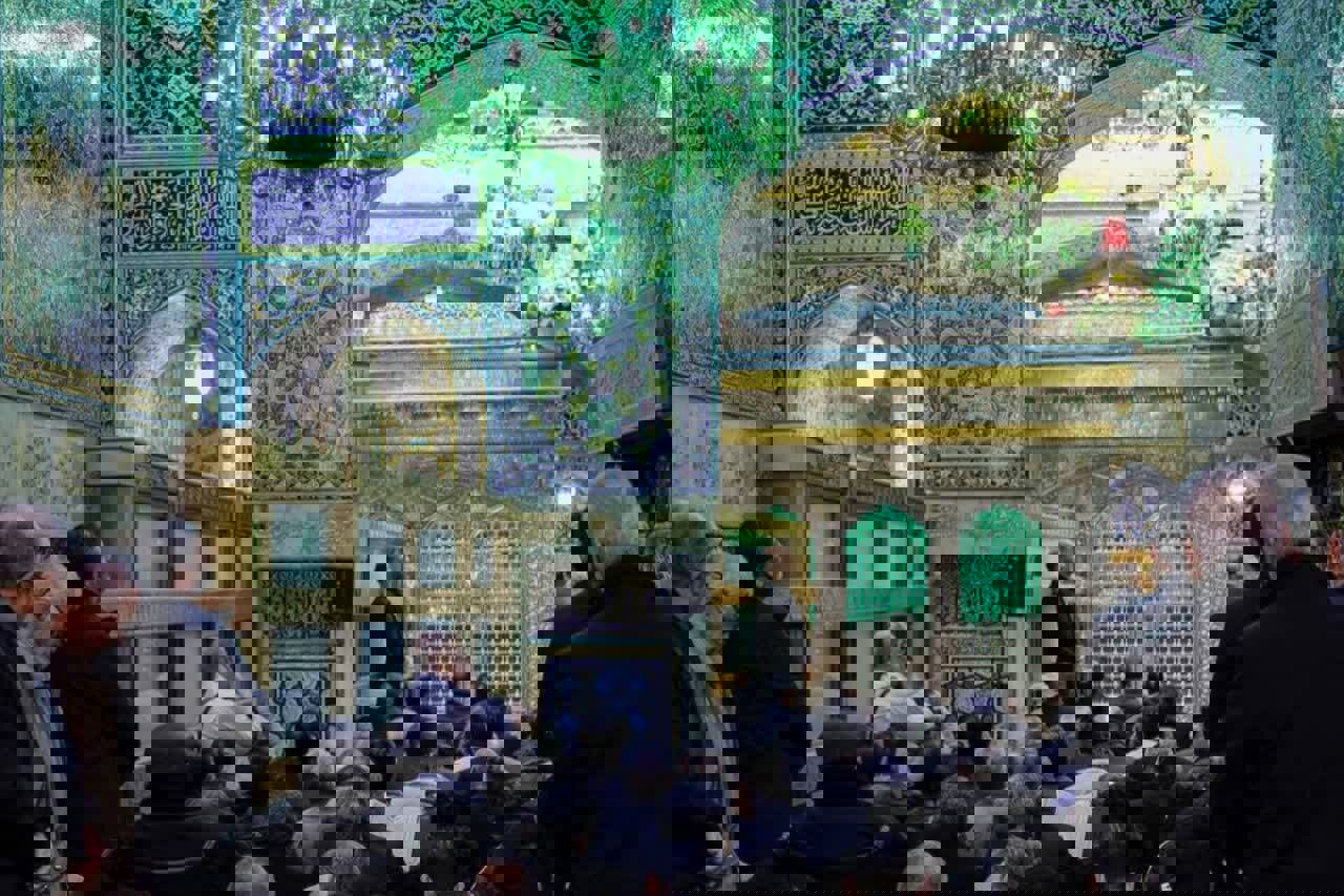 مضجع نورانی امام رضا (ع) غبارروبی شد