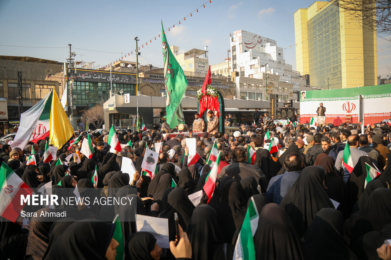 حضور پرشور مردم مشهدالرضا(ع) در مراسم تشییع پیکر مطهر شهید مدافع امنیت