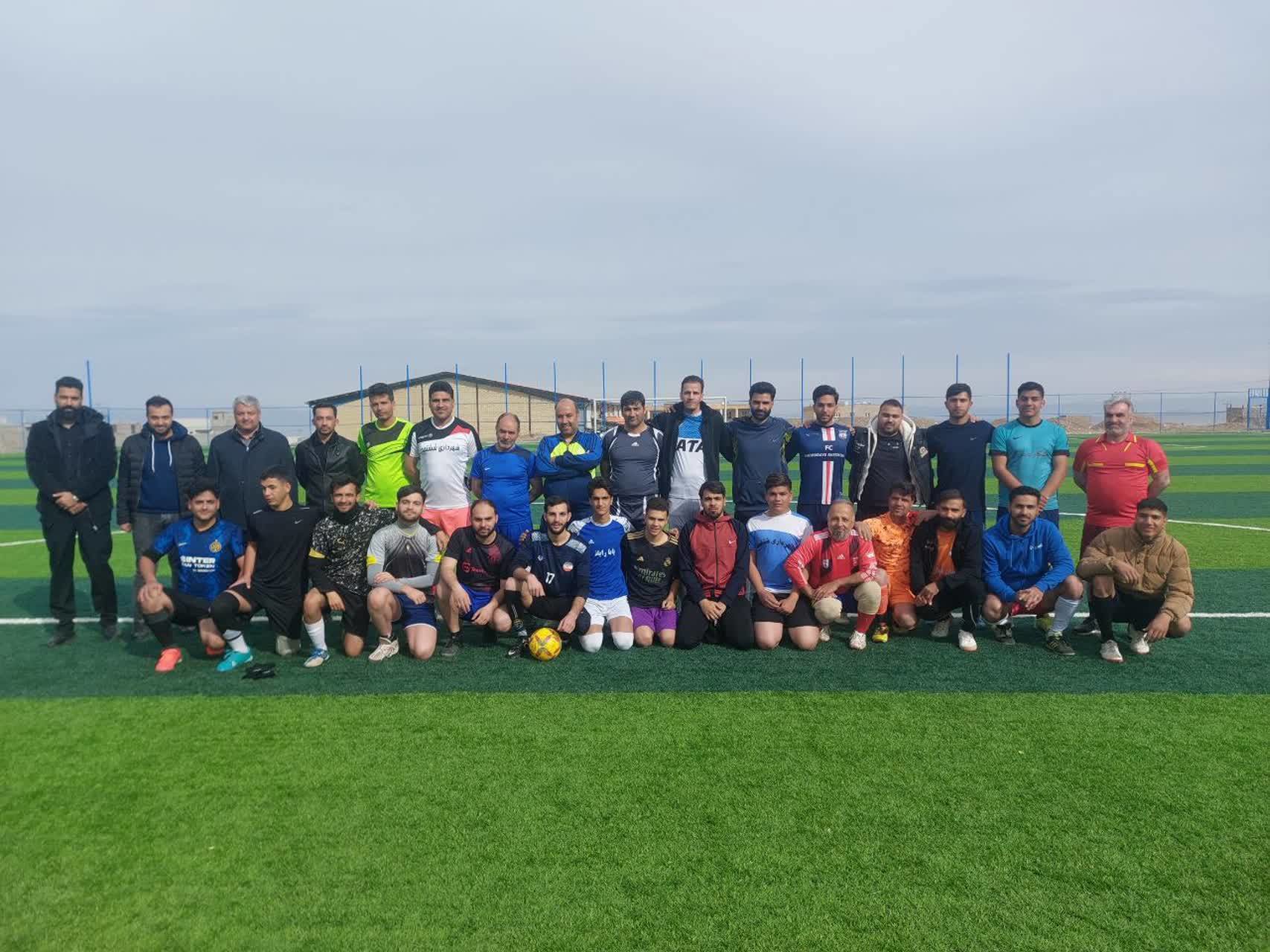 رقابت تیم فوتبال منتخب جوانان ششتمد مقابل پیشکسوتان