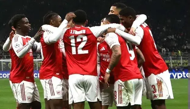 بدشانسی آرسنال؛ لغو پروازها، سفر با اتوبوس!