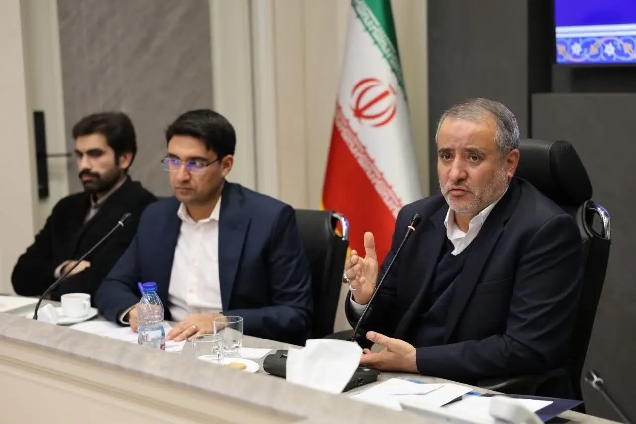 جوانان، موتور محرک پیشرفت استان هستند