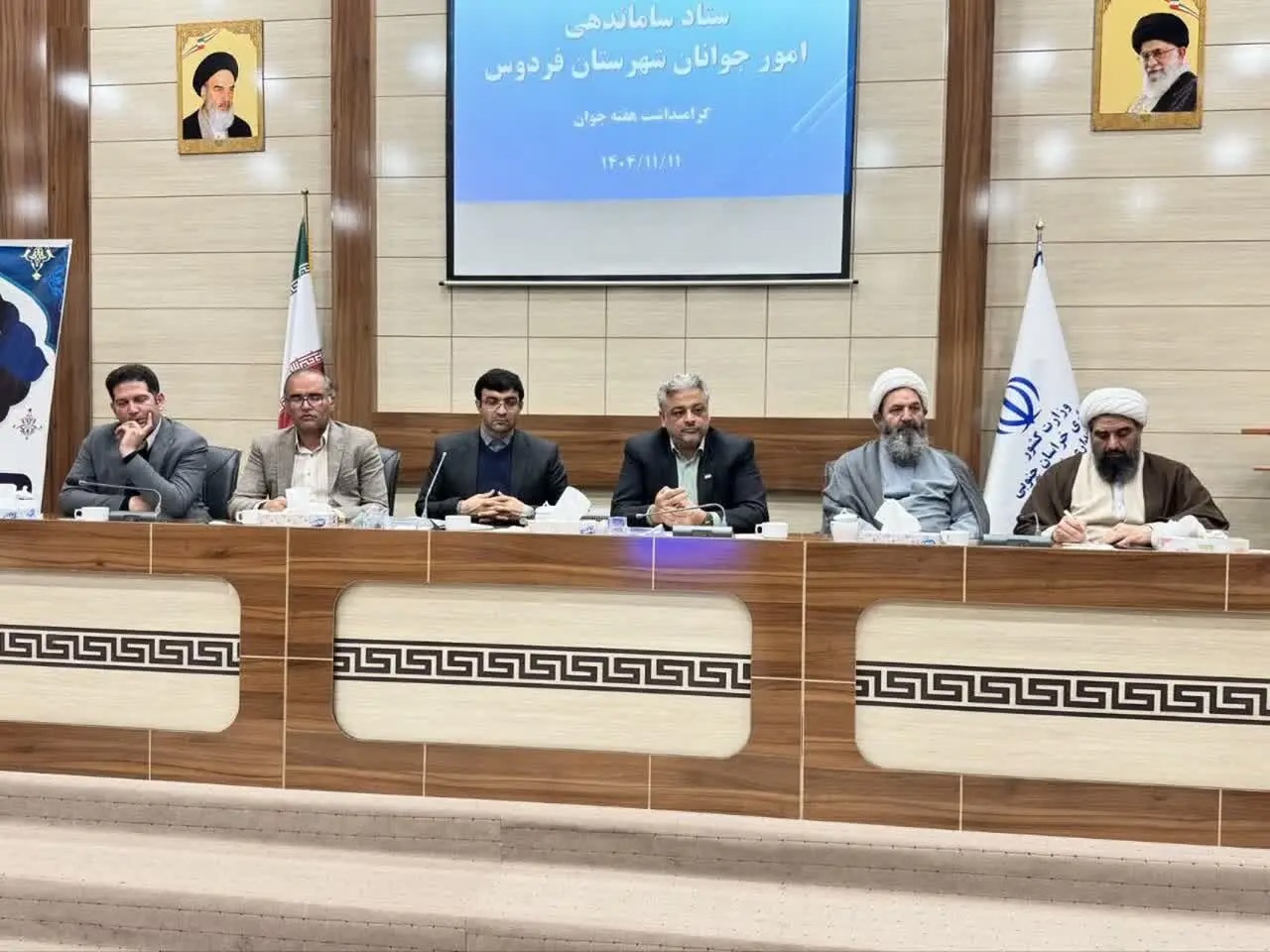 غفلت از جوانان، هزینه‌های اجتماعی و سیاسی به کشور تحمیل کرده است