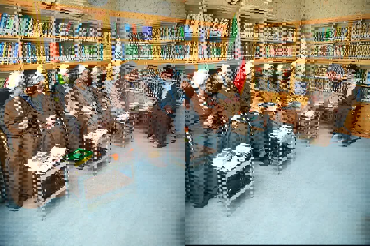 تبیین فقهی مسائل روز جامعه در حوزه علمیه