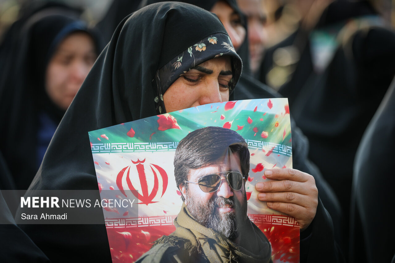 تقدیر از خانواده شهدا و بسیجیان یک تکلیف فرهنگی است