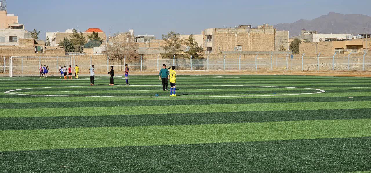 افتتاح زمین چمن مصنوعی استادیوم آزادی کاشمر
