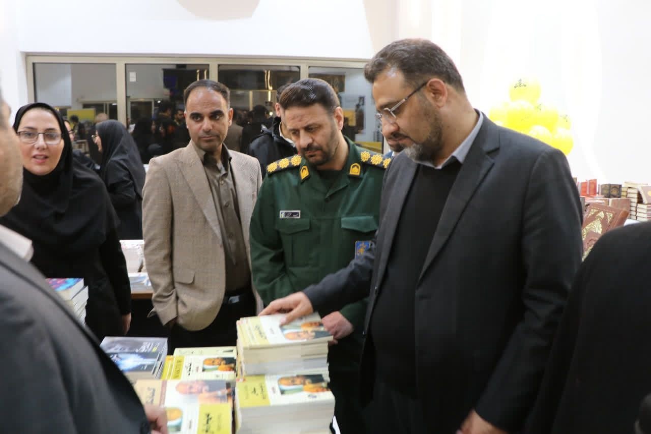 افتتاح نمایشگاه کتاب سال سرخس در دهه فجر