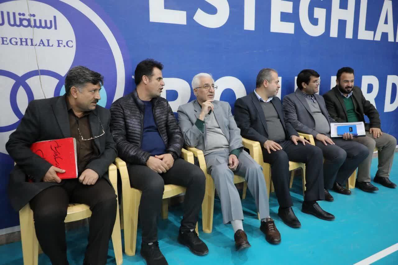 بازدید استاندار خراسان شمالی از تمرینات تیم والیبال استقلال بجنورد