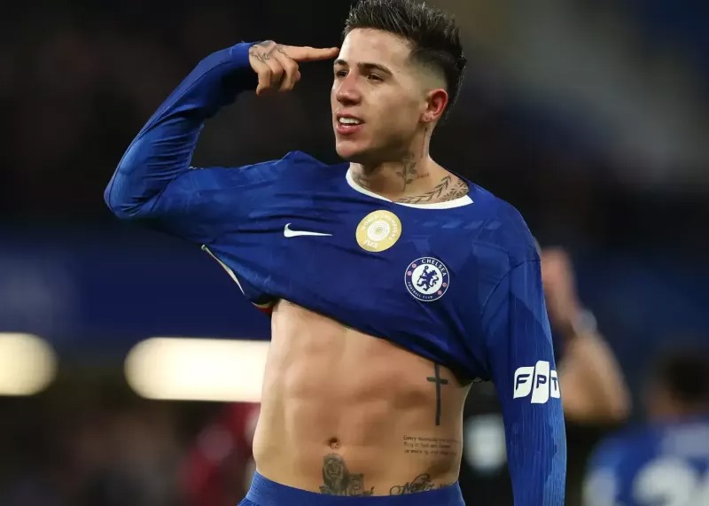 انزو فرناندز: من را با اسطوره انگلیس مقایسه نکنید