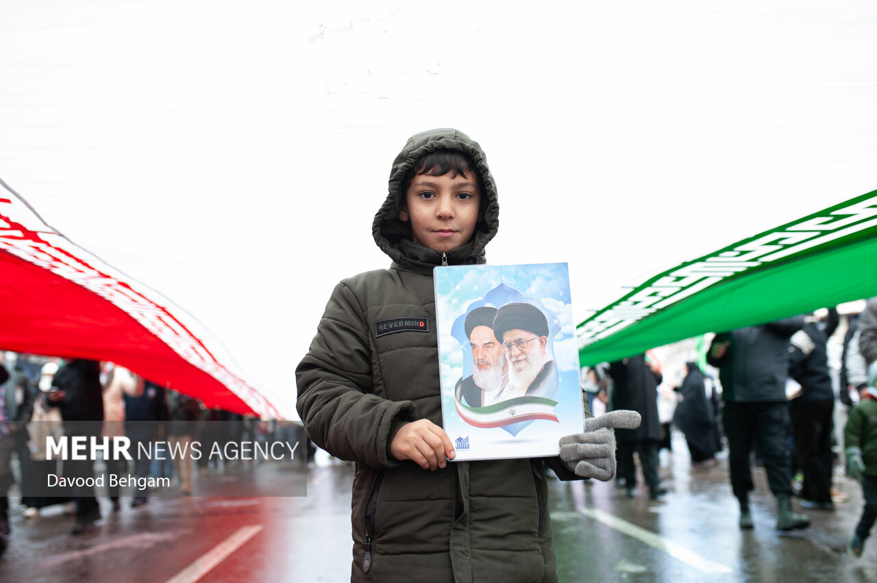 ۲۲ بهمن؛ مشهد در خط مقدم همبستگی