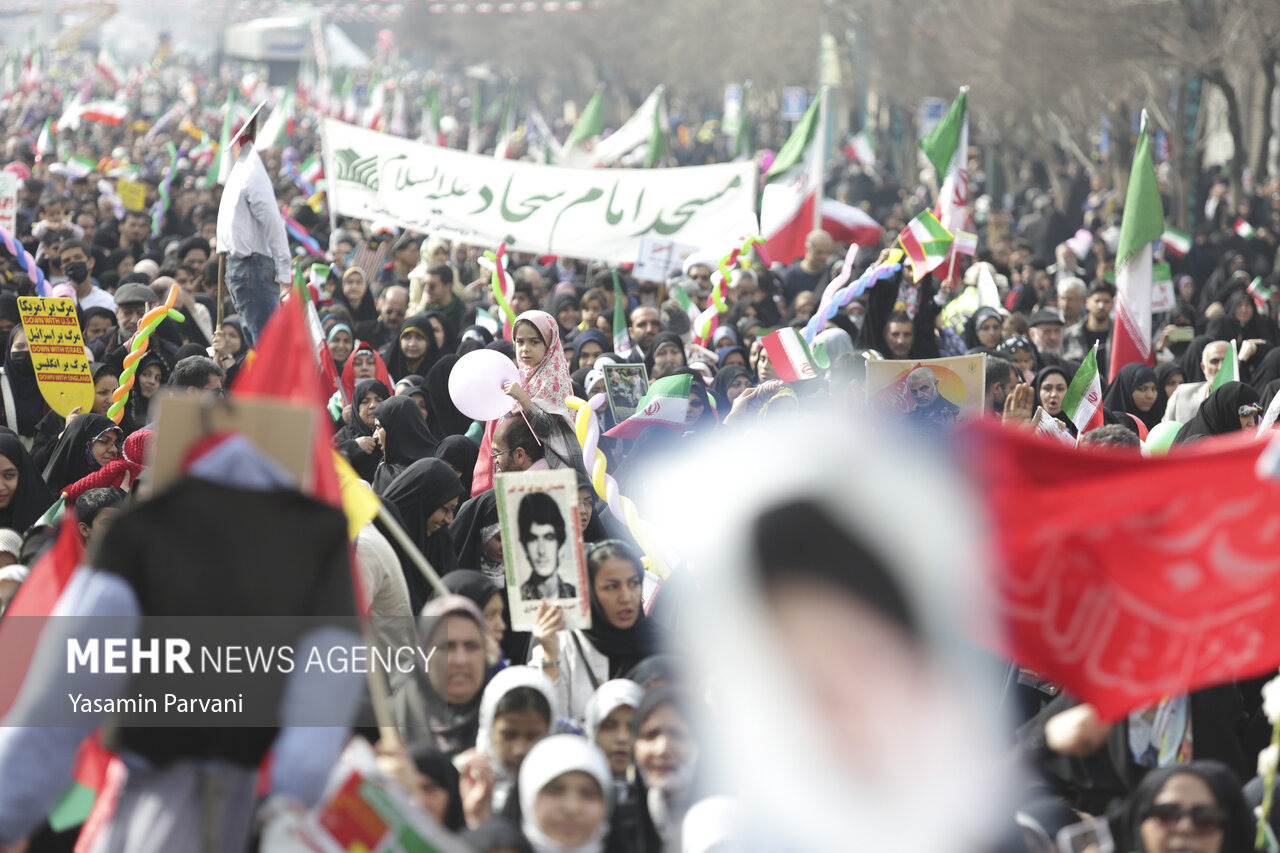 حضور مردم در ۲۲ بهمن پاسخ قاطع به فتنه‌ها است