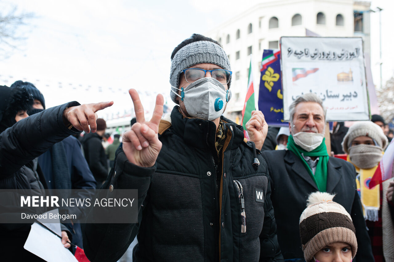 حضور باشکوه مردم در راهپیمایی ۲۲ بهمن عامل بازدارنده در برابر دشمن است