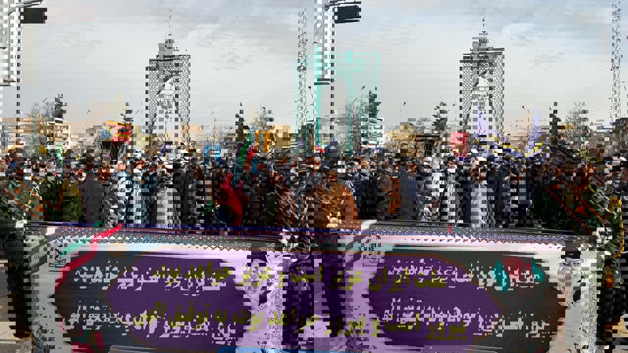 خروش مردم قوچان در راهپیمایی ۲۲ بهمن