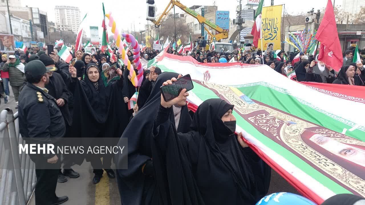 روایت مشهدی‌ها از انگیزه‌های حضور در حماسه ۲۲ بهمن