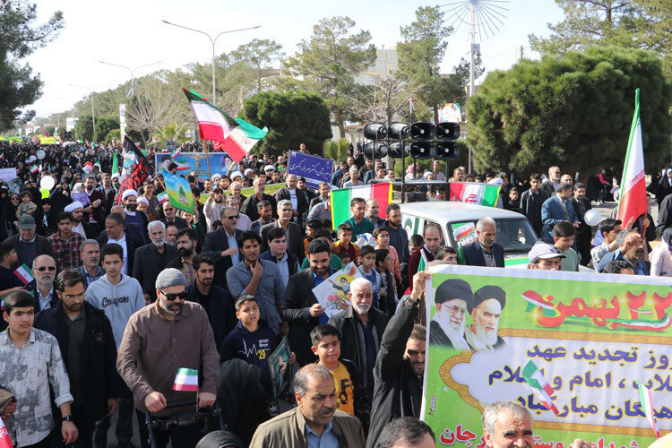 لبیک مردم گناباد به ندای رهبر انقلاب در راهپیمایی ۲۲ بهمن