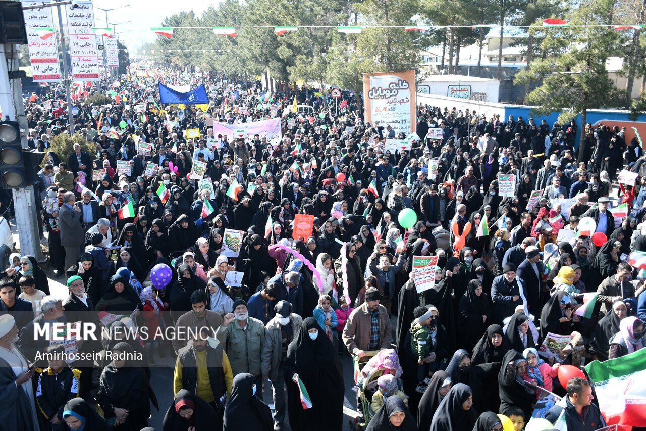 سخنرانی حجت‌الاسلام شیرازی در اجتماع باشکوه ۲۲ بهمن بیرجند