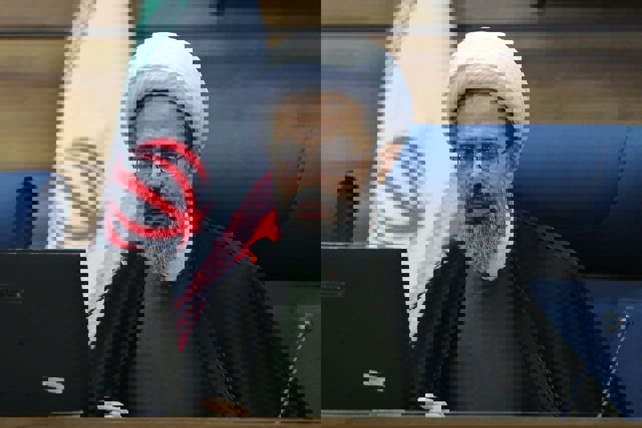 حضور پرشور مردم در این ۴۷ سال نظام و انقلاب را بیمه کرده است