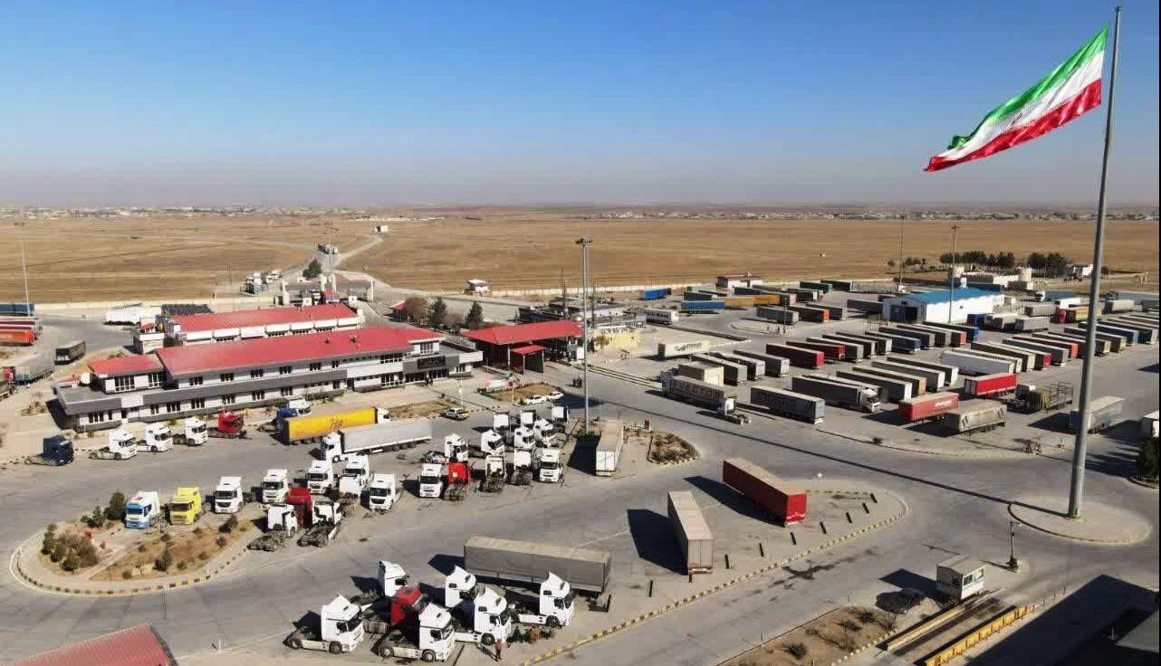 فعالیت دروازه مرزی لطف آباد با ترکمنستان افزایش یافت