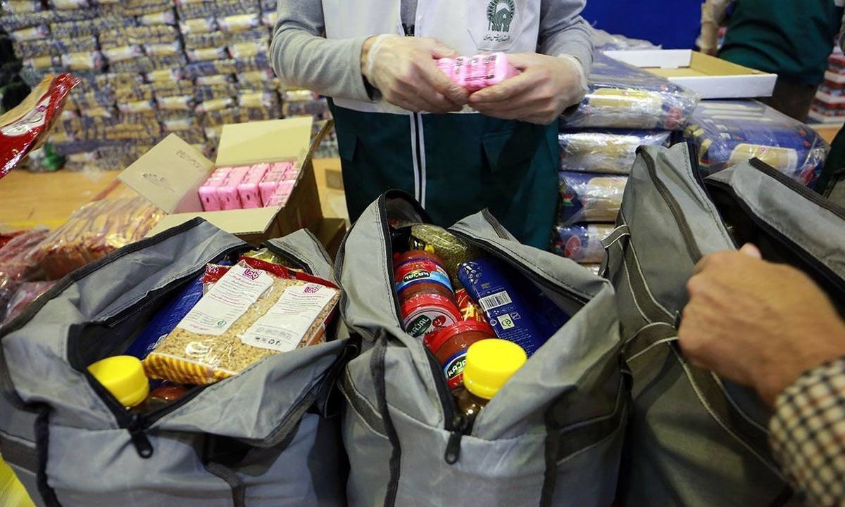 توزیع دو هزار بسته معیشتی میان رانندگان و بانوان سرپرست خانواده