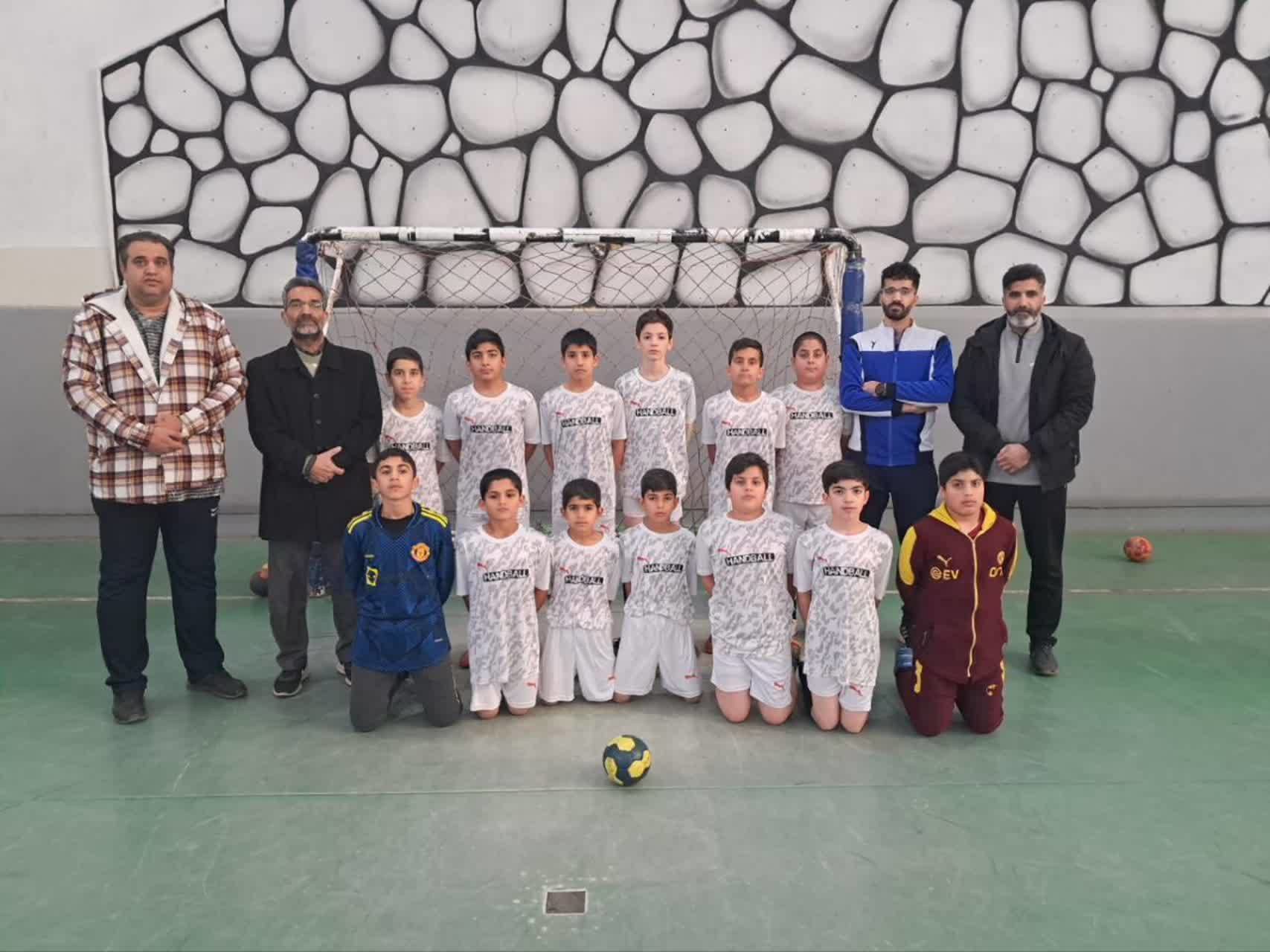 هندبالیست‌ های خردسال سرخسی درصدر جدول مسابقات استان