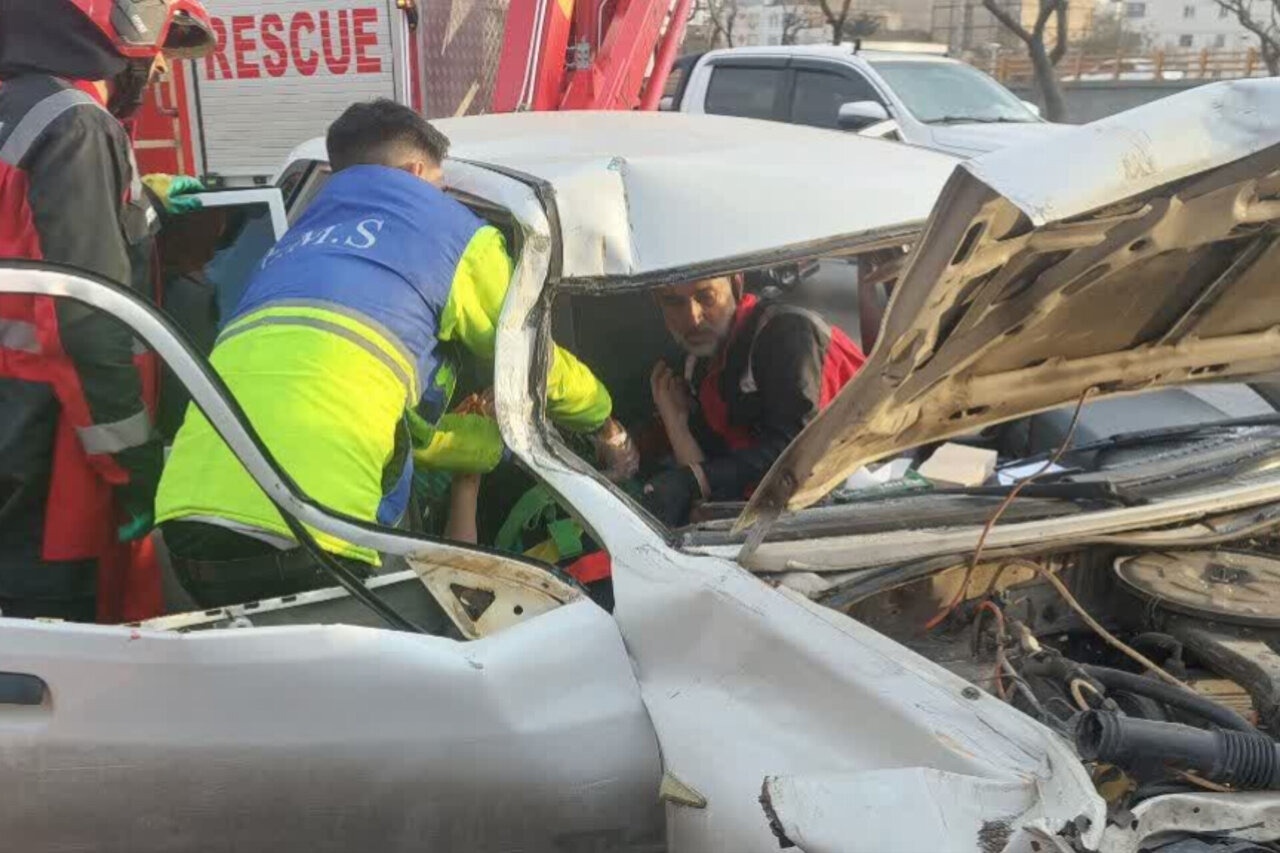 تصادف در بزرگراه چراغچی مشهد؛ ۲ سرنشین مصدوم شدند