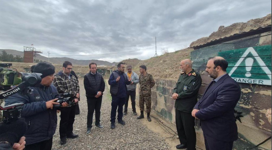 بازدید فرمانده‌ی سپاه امام رضای خراسان رضوی از روند تولید مستند مسابقه «قهرمان شو»