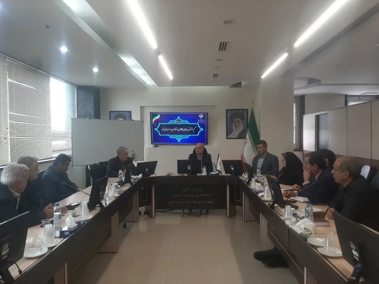 تقویت معیشت کارکنان از طریق استفاده از ظرفیت های موجود مورد تأکید است