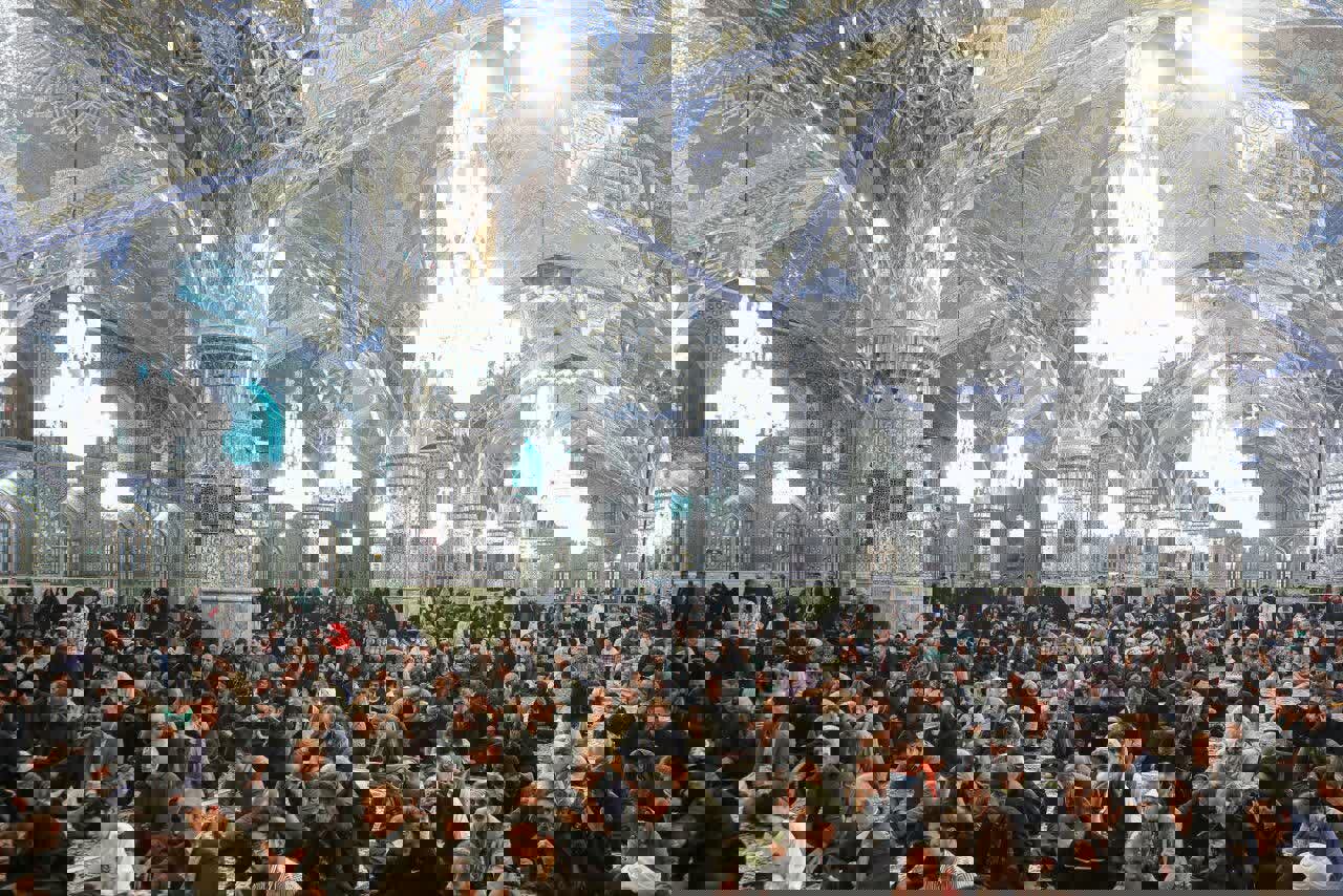 ویژه برنامه مناجات خوانی شب اول ماه رمضان در حرم امام رضا(ع)