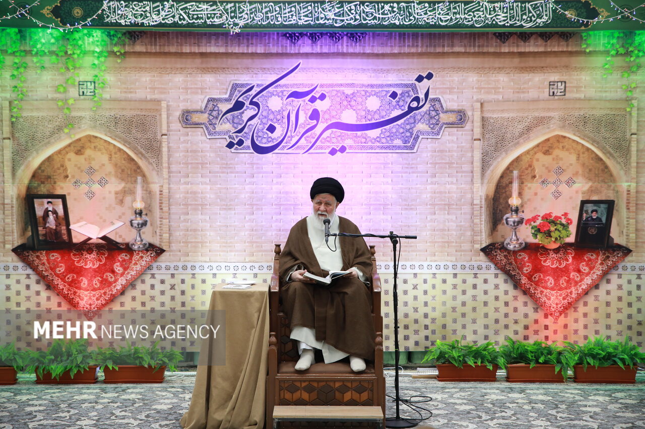 بهترین کار در ماه رمضان قرائت قرآن و تامل در آن است