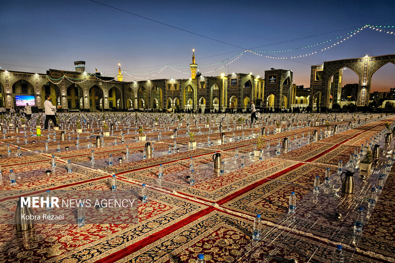 مجموع خدمات اطعامی حرم امام رضا(ع) در ماه رمضان به ۳ میلیون وعده رسید