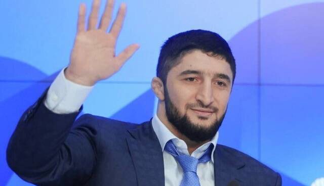 آلبانی به تانک روس‌ها ویزا داد