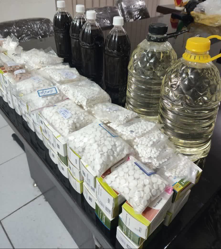 کشف بیش از ۳۳ هزار انواع قرص و شربت‌های غیر مجاز در نیشابور