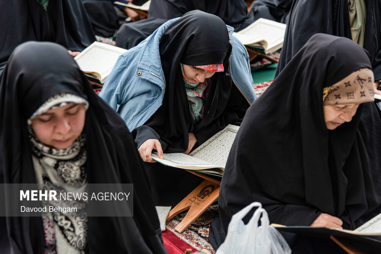 ترتیل خوانی در حرم مطهر امام رضا(ع)