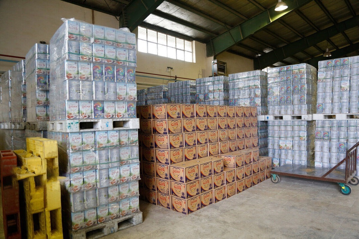 کشف انبار روغن خوراکی احتکارشده تاریخ‌مصرف‌گذشته در مشهد