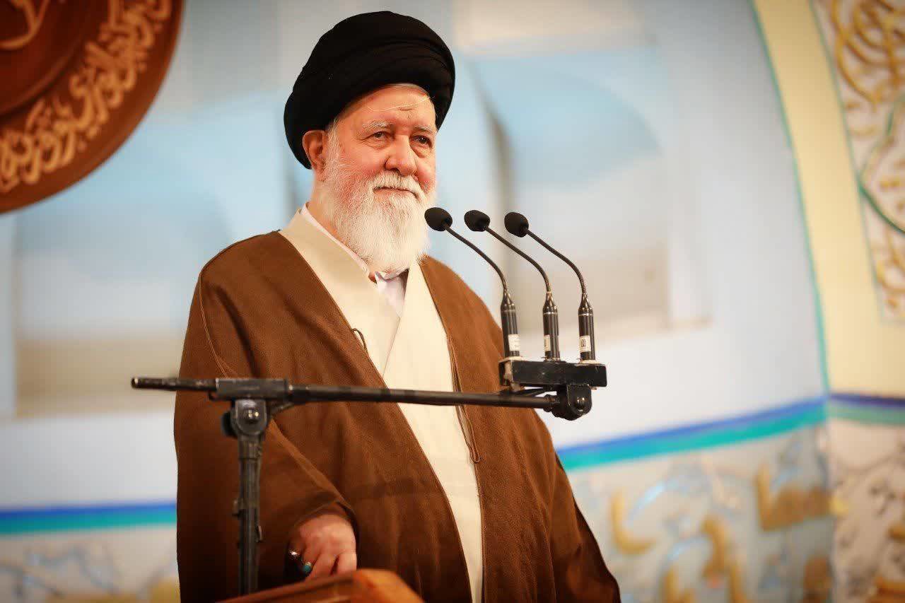 دانشگاه، محل تحلیل و تضارب آرا، نه جای چاقو به دستان