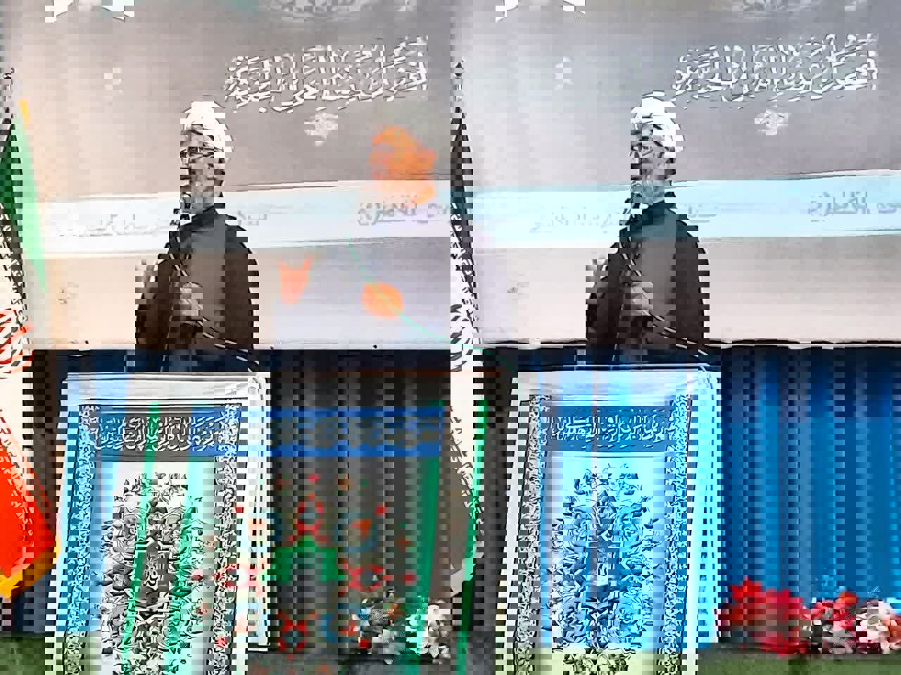 شرط عبور از پیچ تاریخی حفظ وحدت و تبعیت از رهبری است