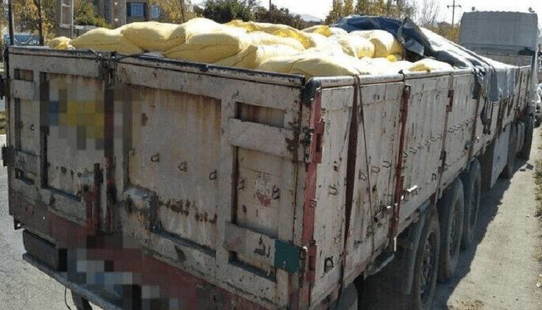 کشف بیش از ۴۰ تن آرد قاچاق در مصلی و عماریاسر