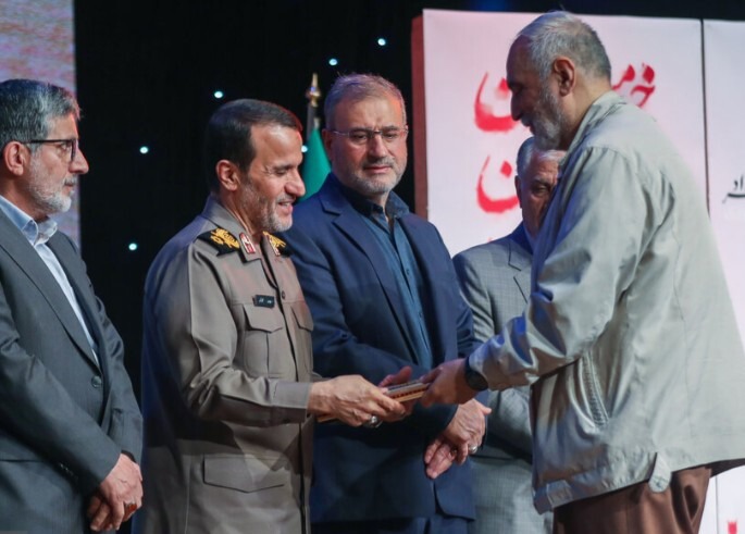 راویان دیروز، حماسه سازان امروز