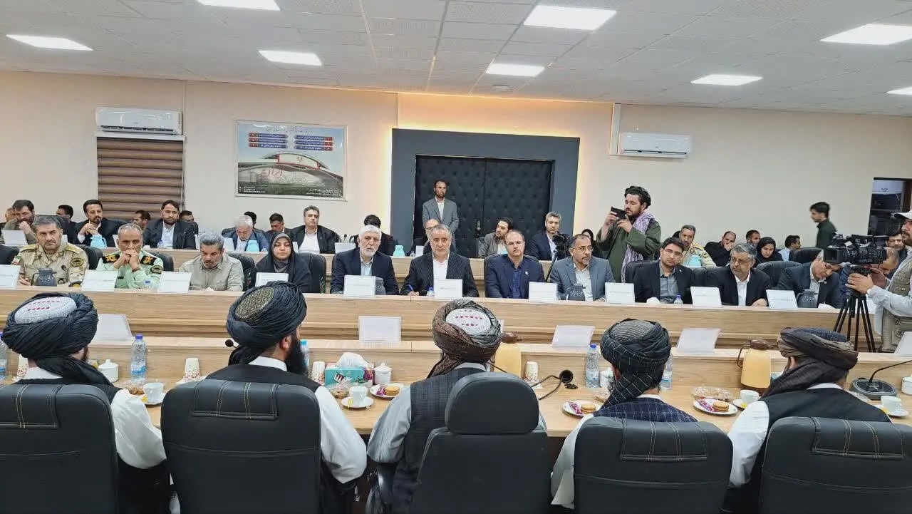 🎬نشست مرزی استاندار خراسان جنوبی و والی فراه